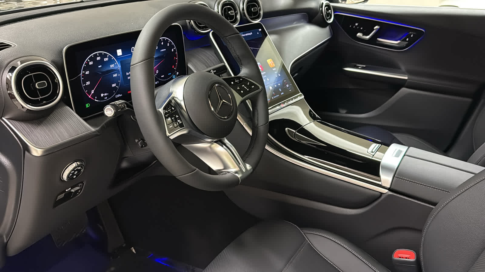 Thumbnail: 2026 Mercedes-Benz GLC - 28