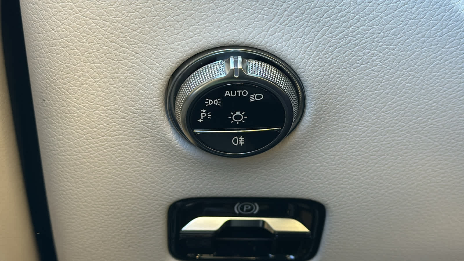 Thumbnail: 2026 Mercedes-Benz GLC - 18