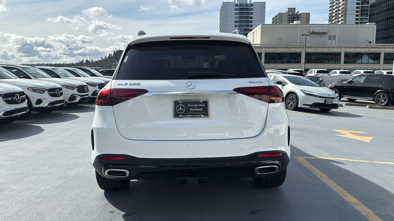 Thumbnail: 2026 Mercedes-Benz GLE - 8