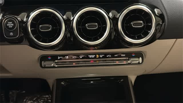 Thumbnail: 2022 Mercedes-Benz GLA - 25