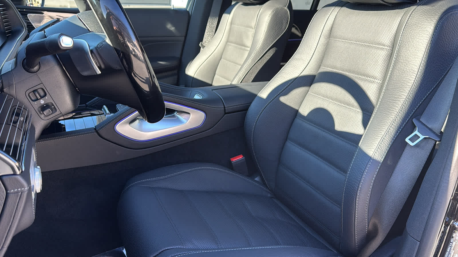 Thumbnail: 2026 Mercedes-Benz GLE - 28