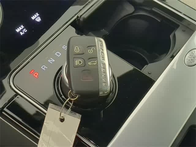 Thumbnail: 2020 Land Rover Range Rover Velar - 38