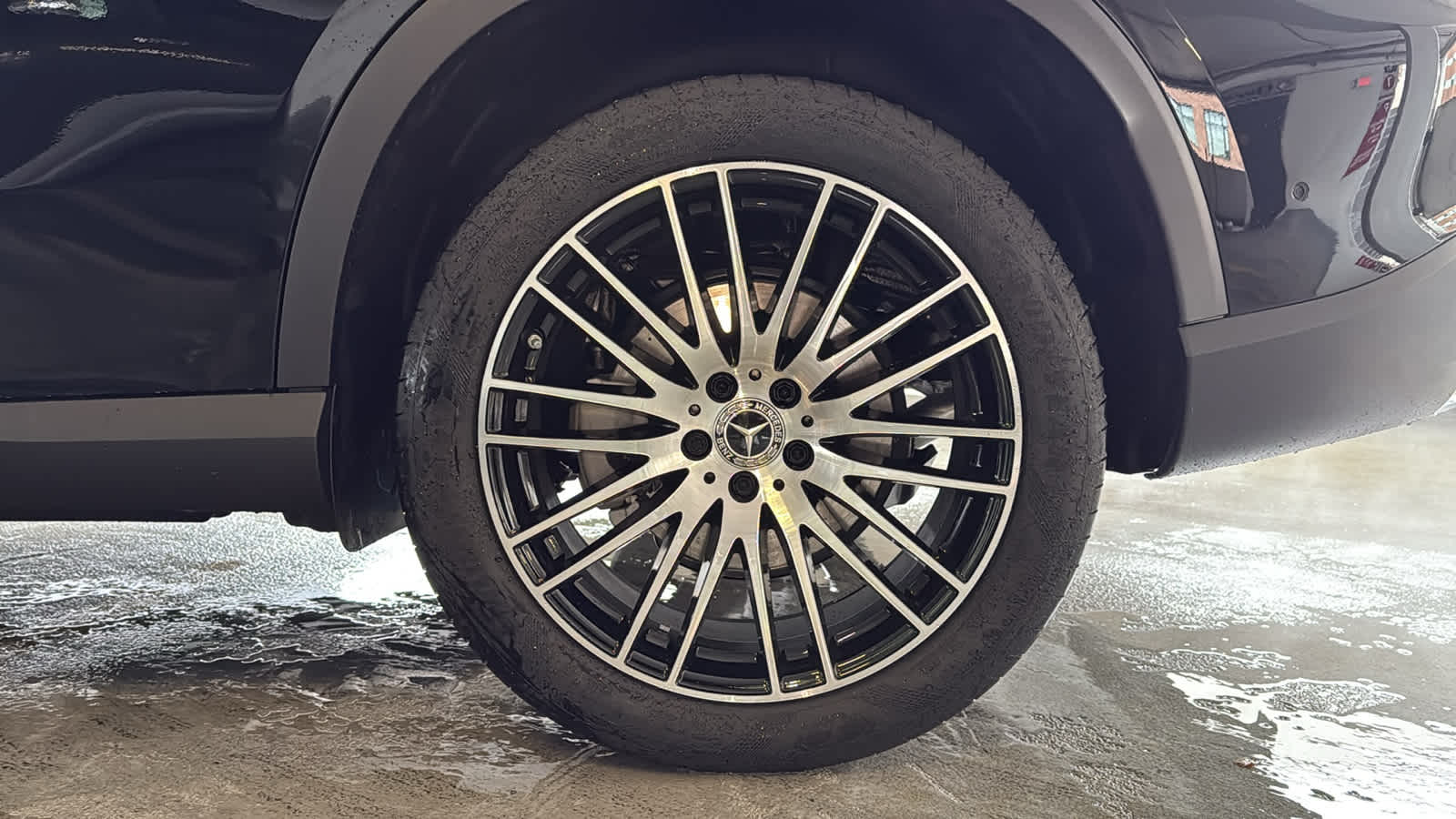 Thumbnail: 2025 Mercedes-Benz GLC - 11