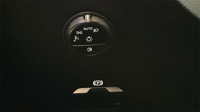 Thumbnail: 2025 Mercedes-Benz GLC - 14