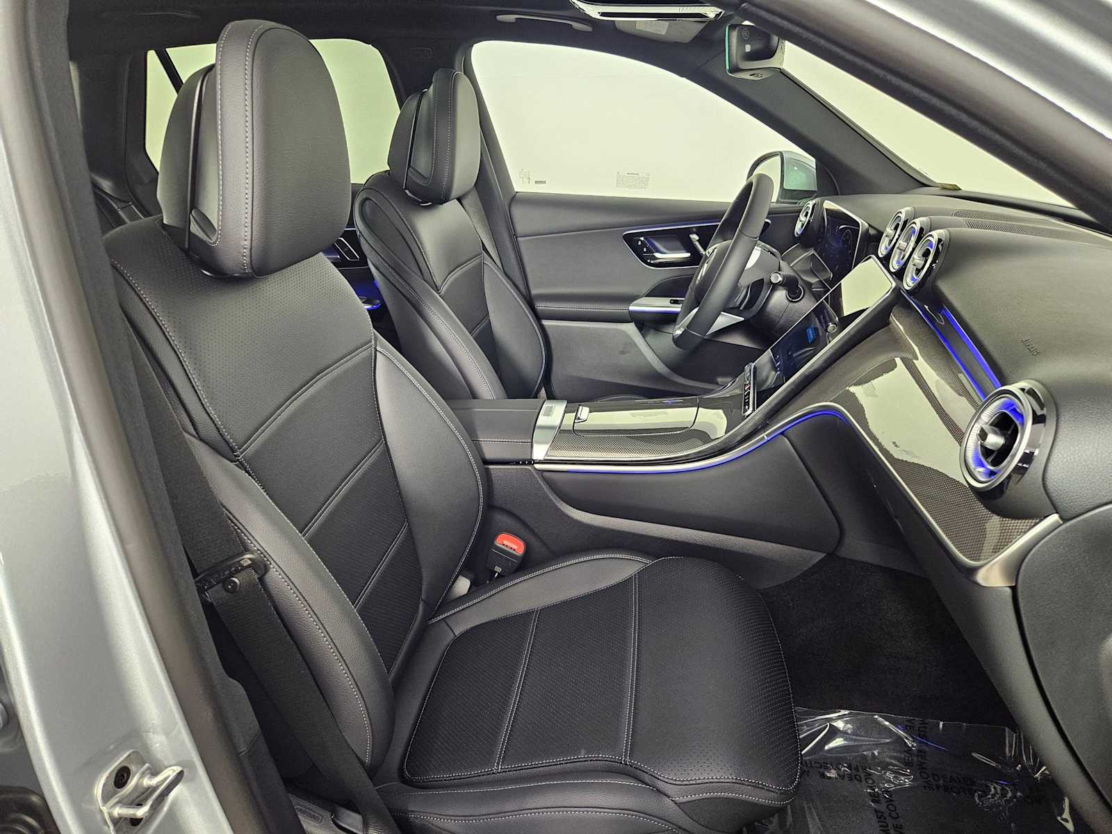 2025 Mercedes-Benz GLC 300 23