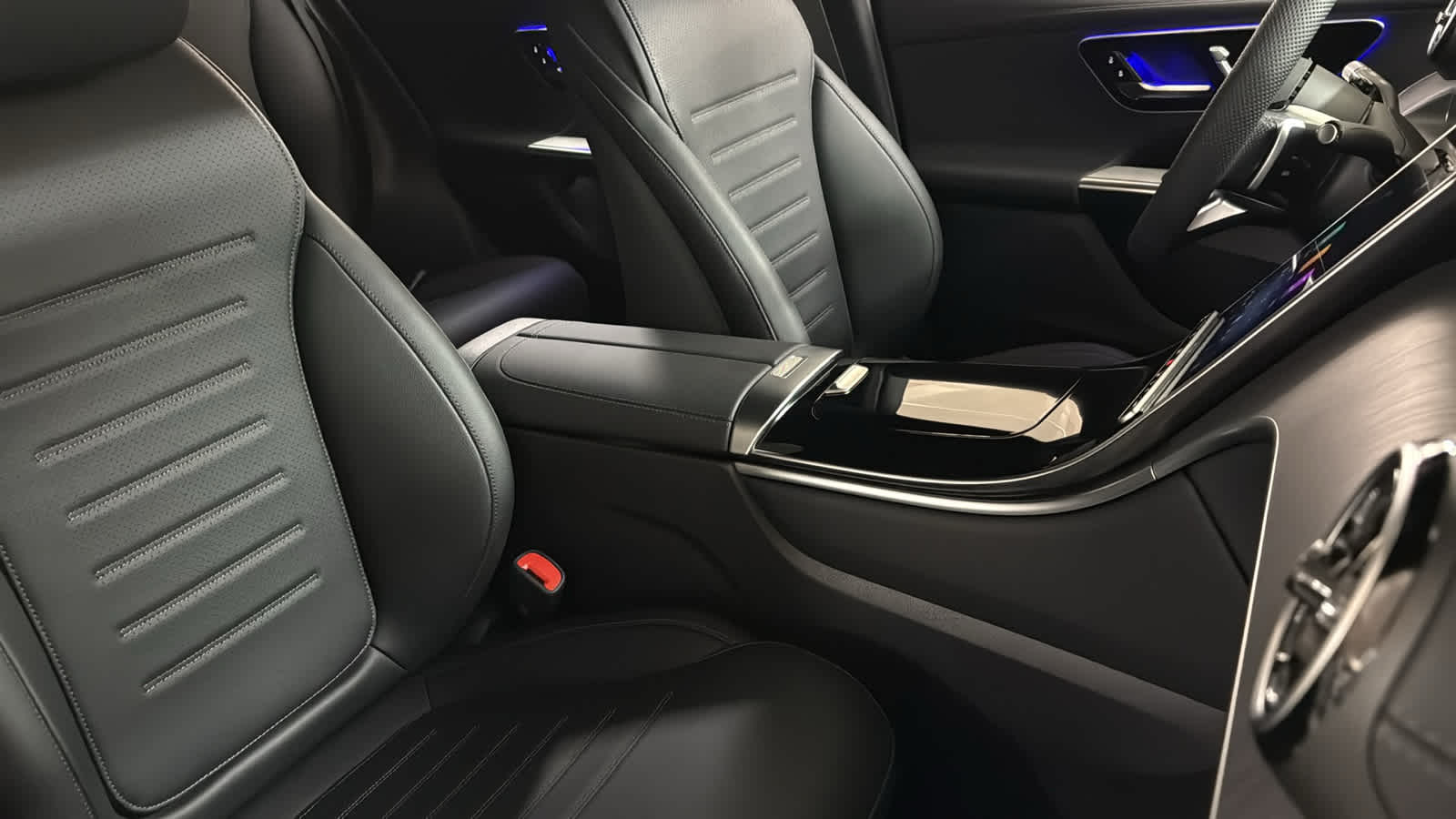 Thumbnail: 2026 Mercedes-Benz GLC - 35