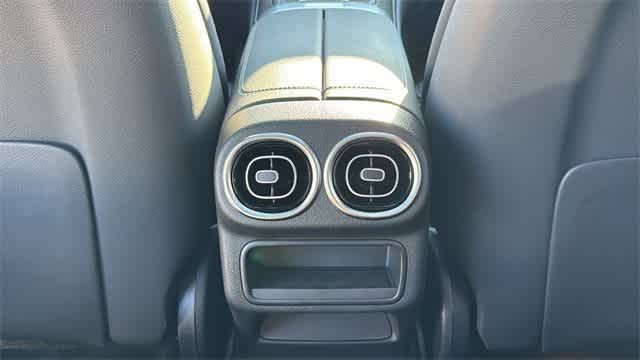 Thumbnail: 2025 Mercedes-Benz GLC - 29