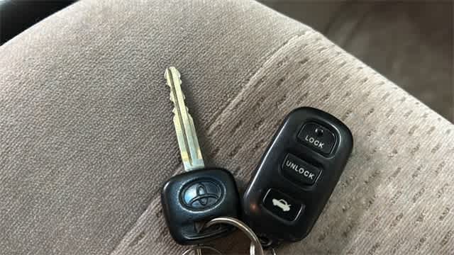 Thumbnail: 2003 Toyota Camry - 37