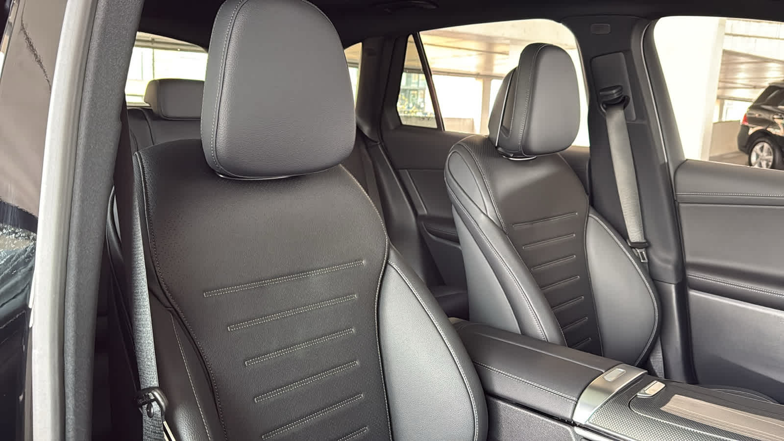 Thumbnail: 2026 Mercedes-Benz GLC - 33