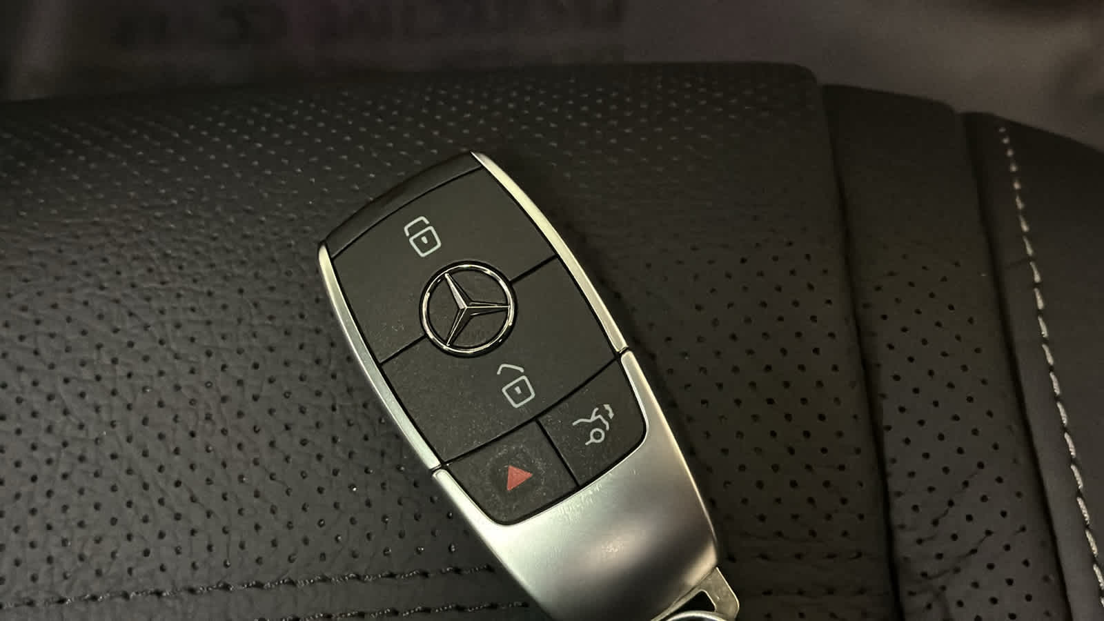 Thumbnail: 2026 Mercedes-Benz GLE - 37