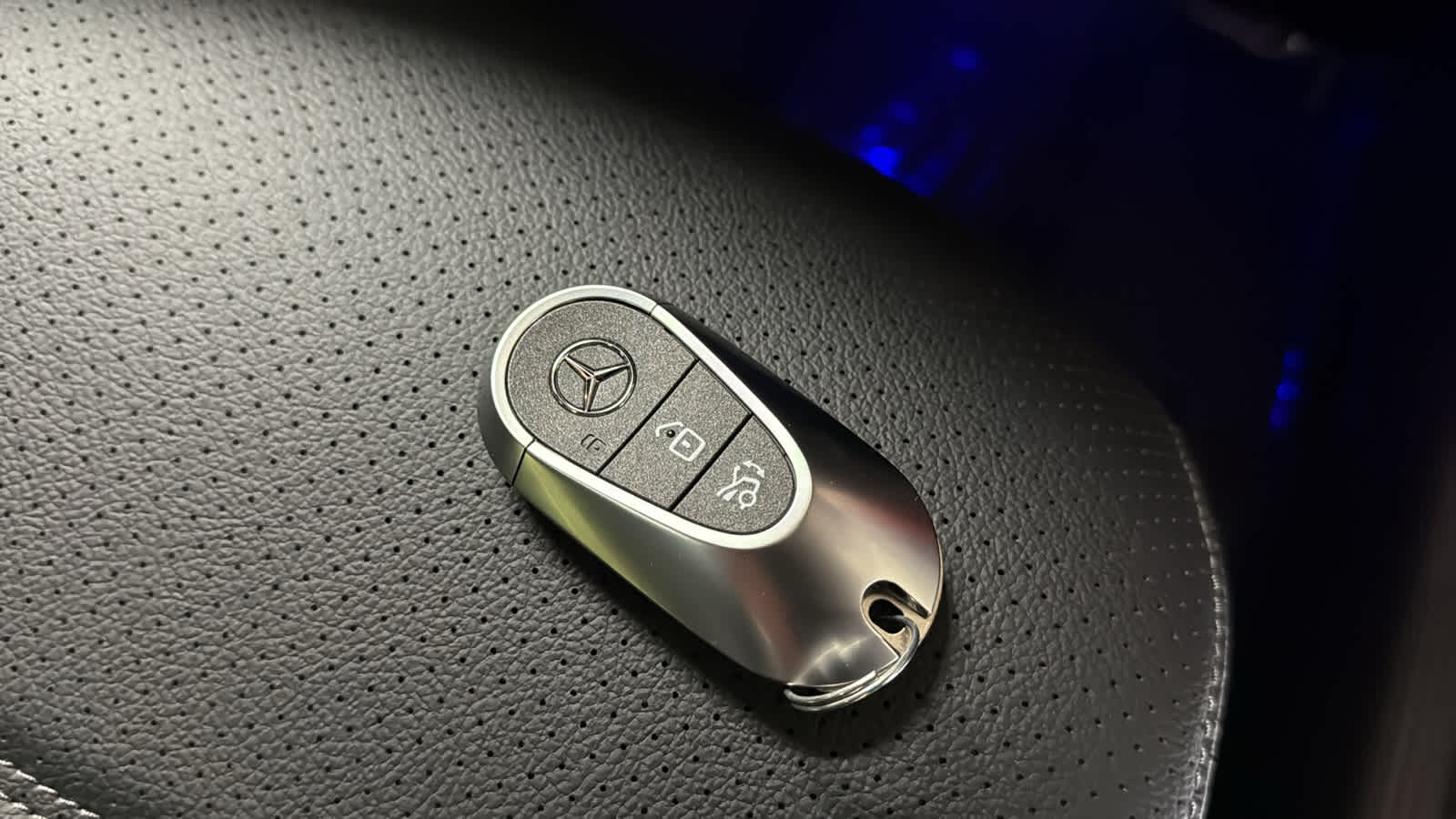 Thumbnail: 2026 Mercedes-Benz GLC - 36