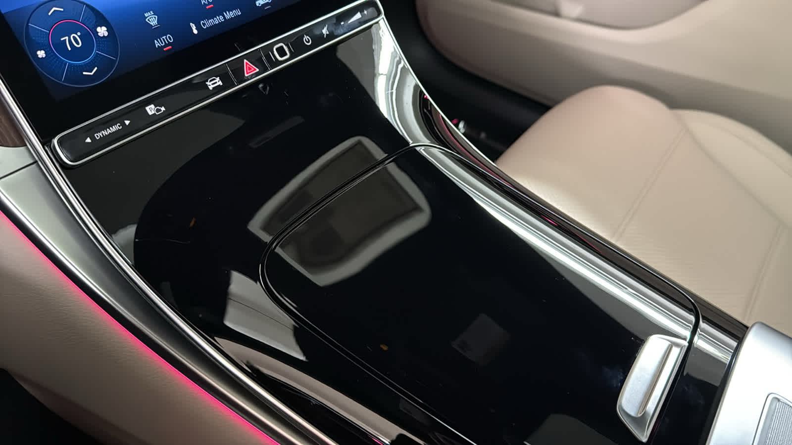 Thumbnail: 2026 Mercedes-Benz GLC - 22