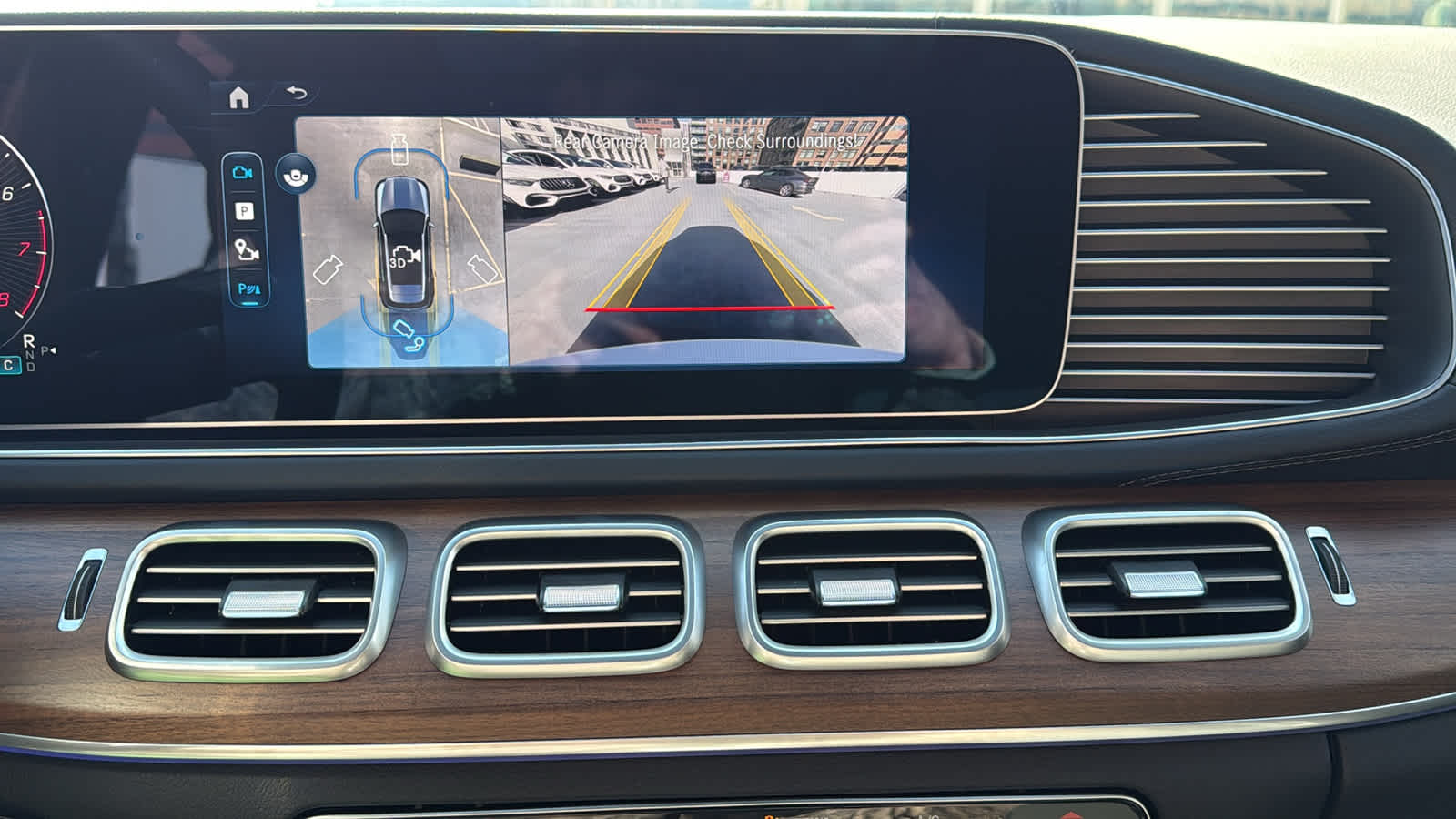 Thumbnail: 2026 Mercedes-Benz GLE - 23