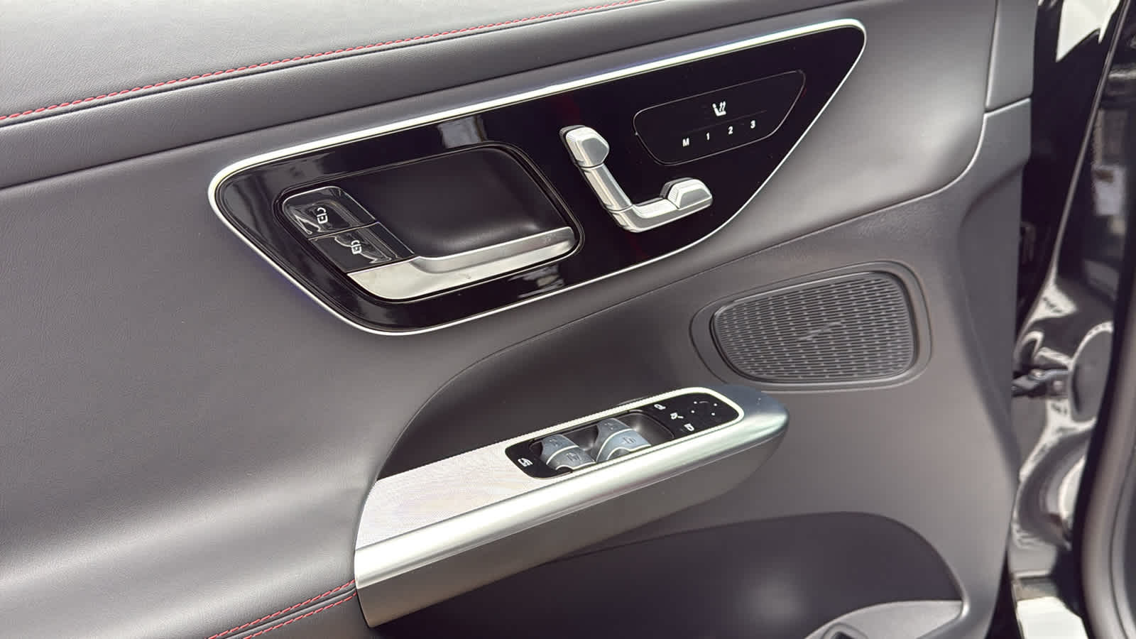 Thumbnail: 2026 Mercedes-Benz GLC - 17