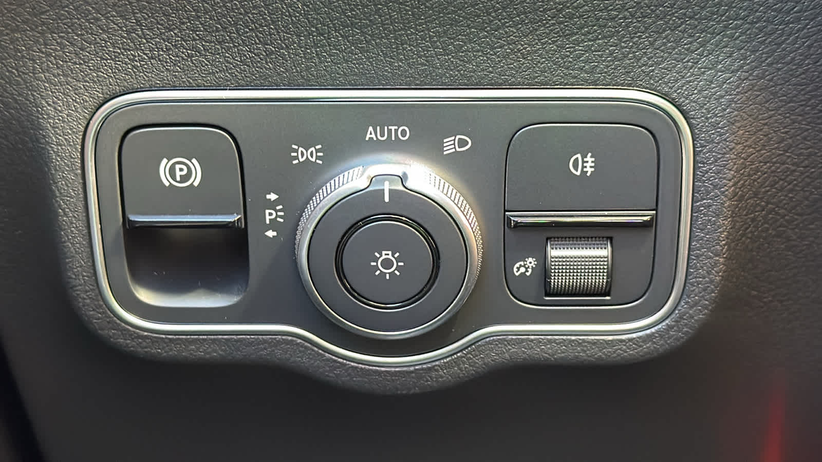 Thumbnail: 2026 Mercedes-Benz GLA - 18