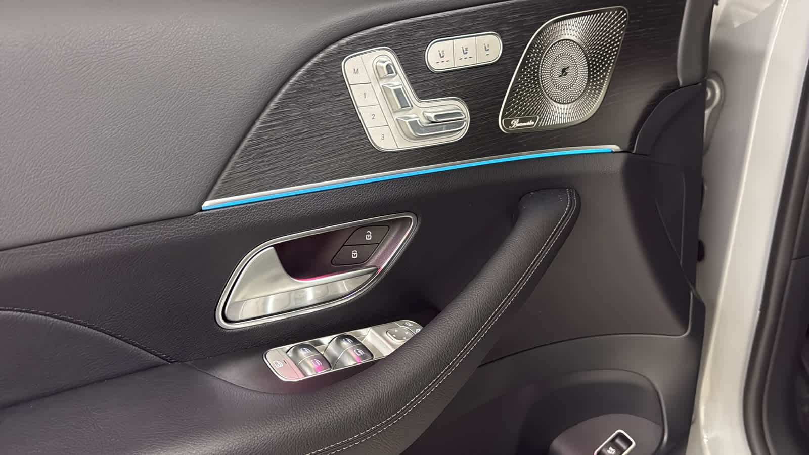 Thumbnail: 2026 Mercedes-Benz GLE - 15