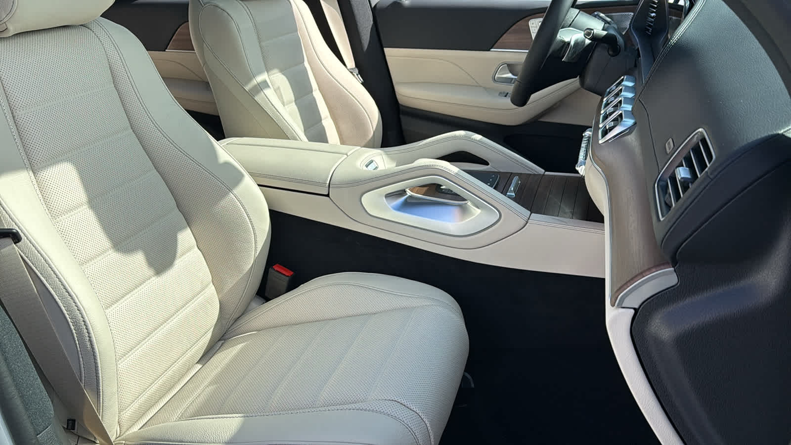 Thumbnail: 2026 Mercedes-Benz GLE - 37