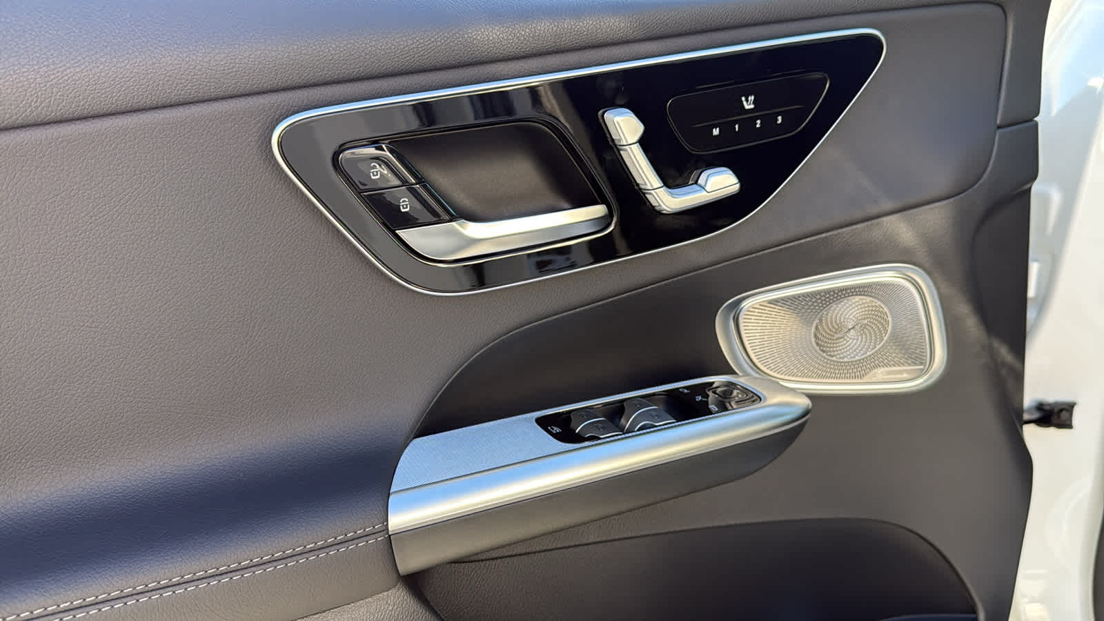 Thumbnail: 2026 Mercedes-Benz GLC - 16