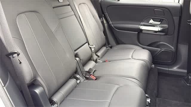 Thumbnail: 2025 Mercedes-Benz GLB - 35