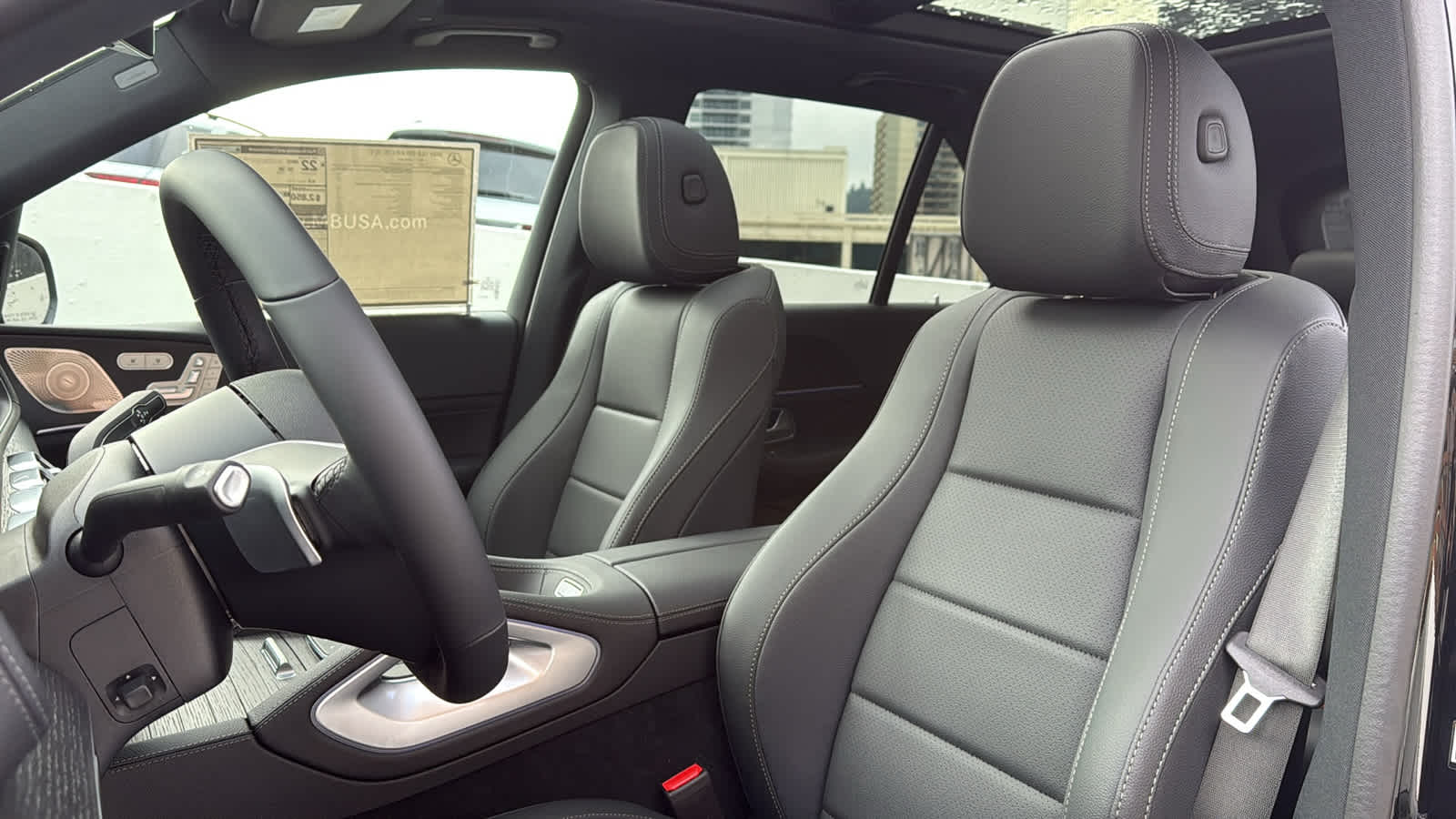 Thumbnail: 2026 Mercedes-Benz GLE - 25