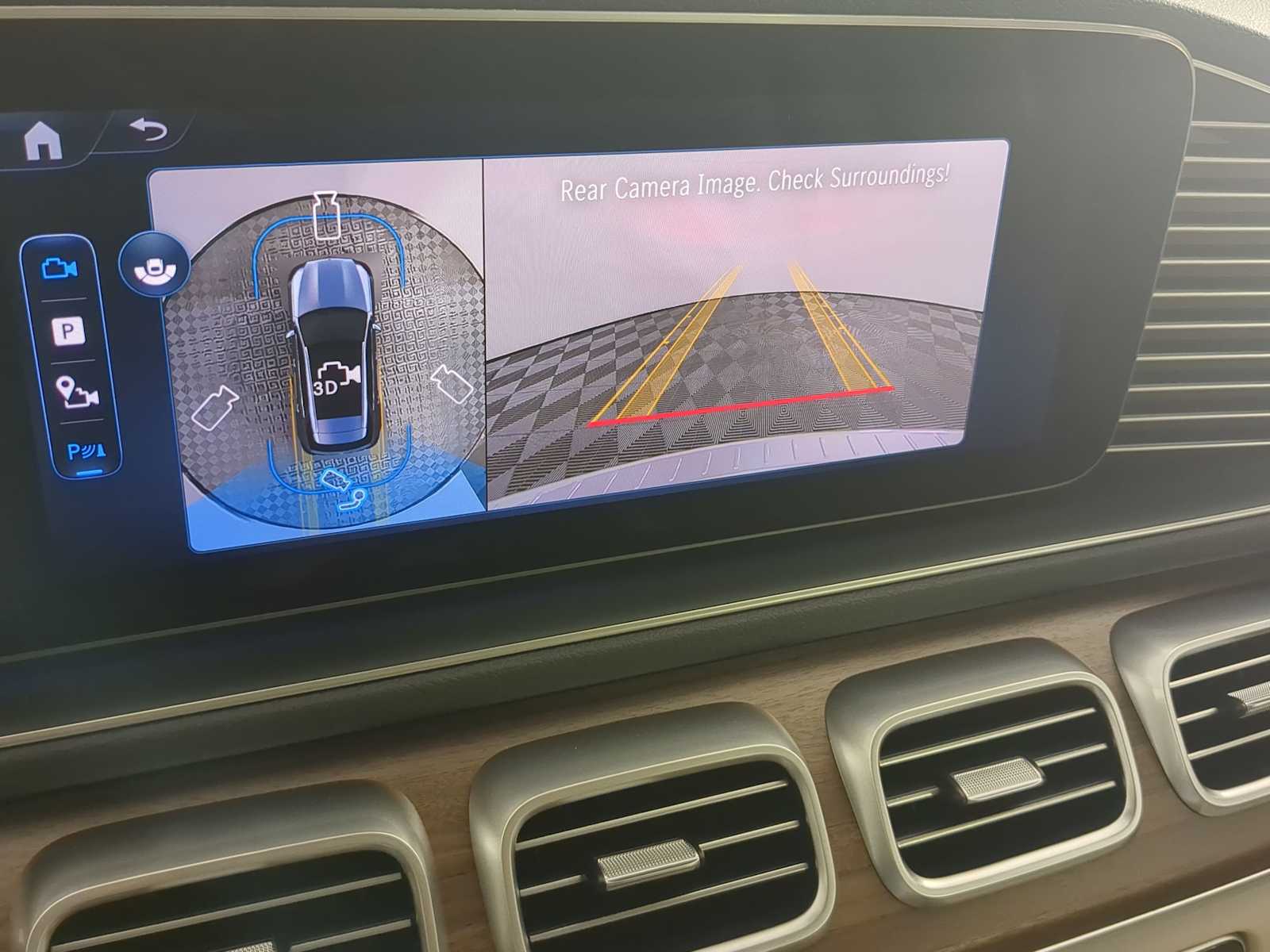 Thumbnail: 2026 Mercedes-Benz GLE - 30