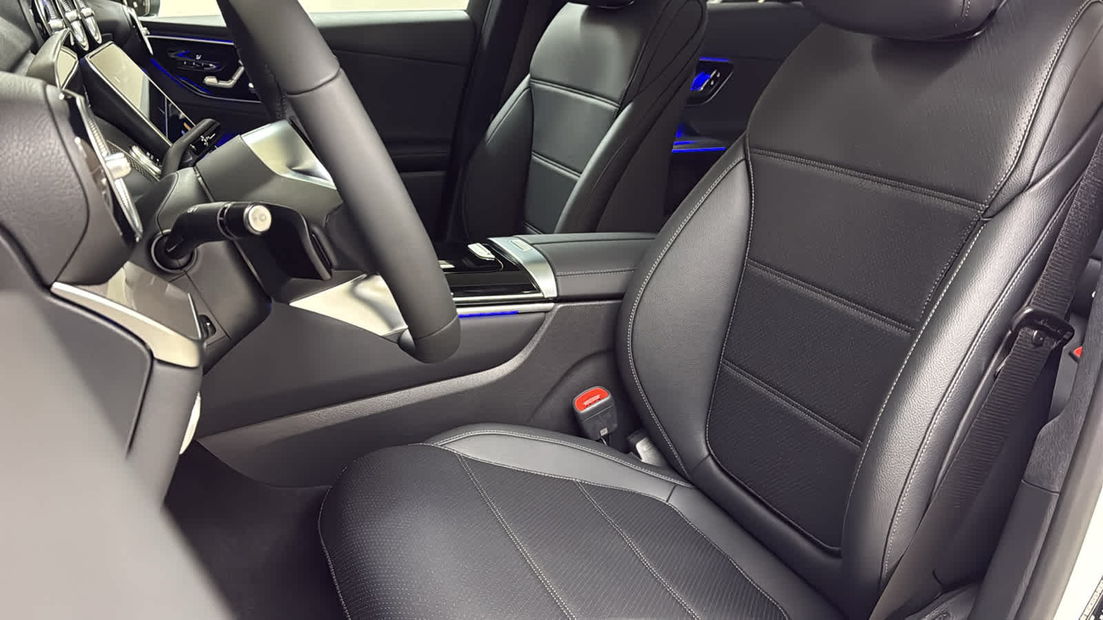 Thumbnail: 2026 Mercedes-Benz GLC - 28