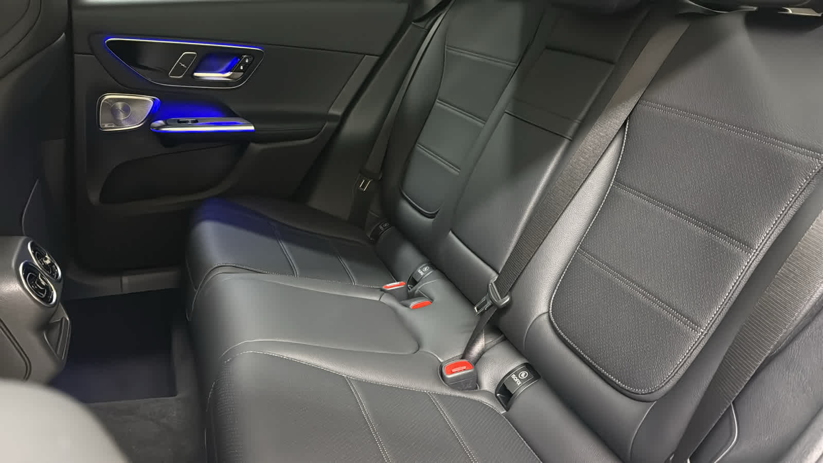 Thumbnail: 2026 Mercedes-Benz GLC - 32