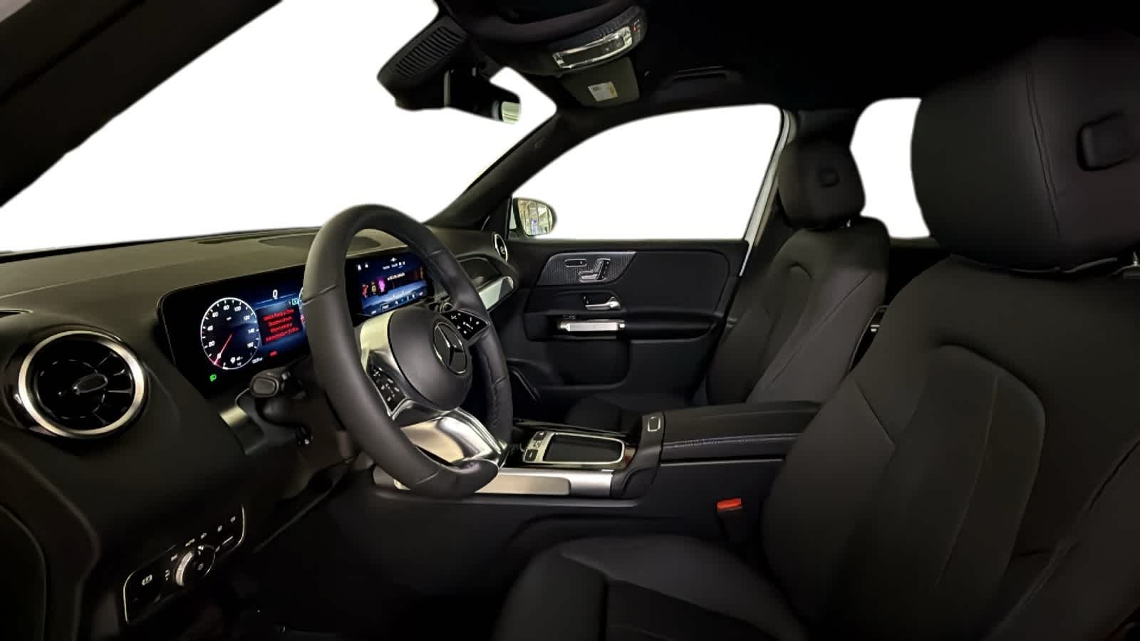 Thumbnail: 2026 Mercedes-Benz GLB - 4