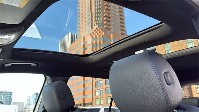 Thumbnail: 2021 Mercedes-Benz GLB - 50