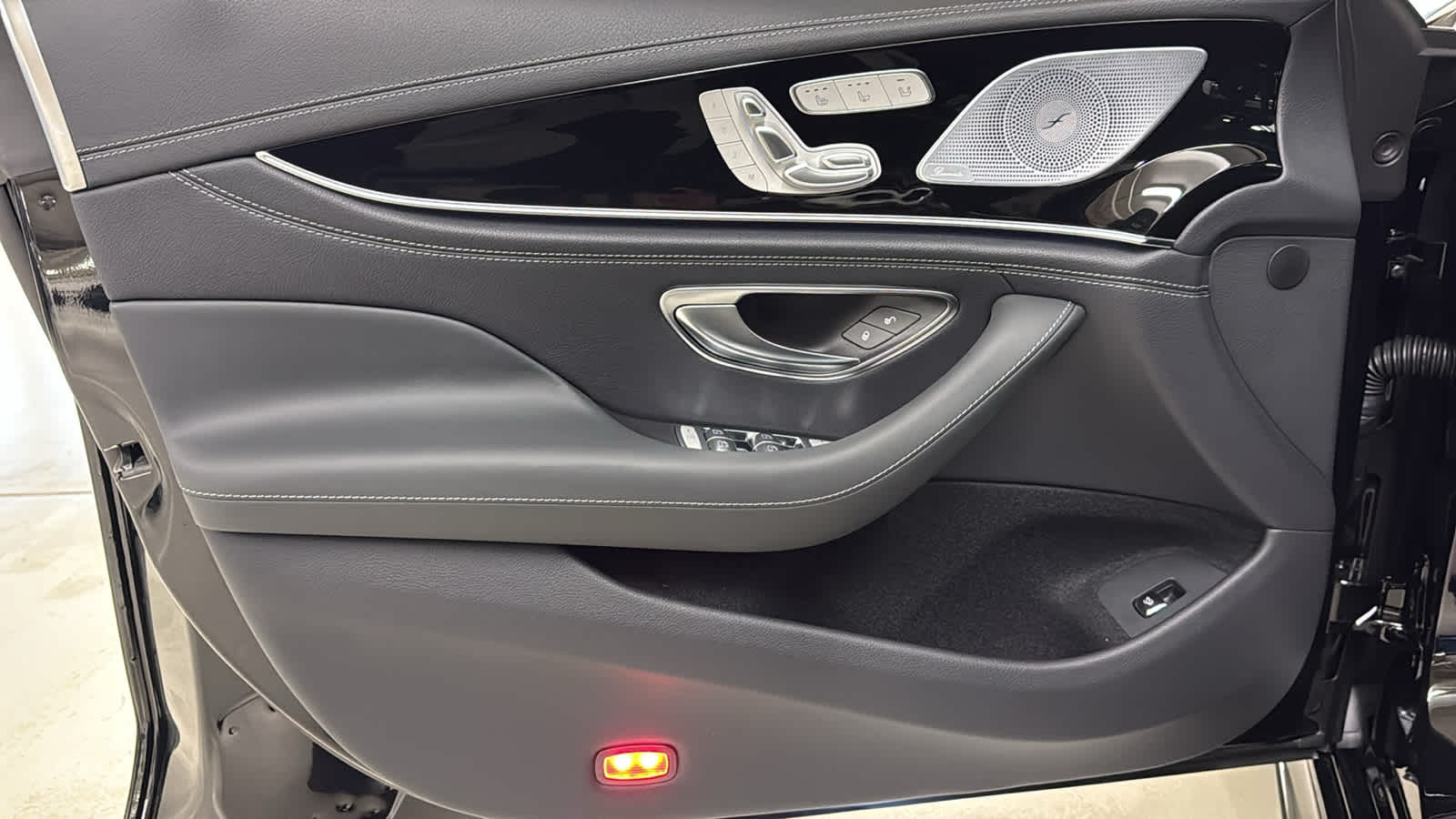 Thumbnail: 2026 Mercedes-Benz AMG GT - 16