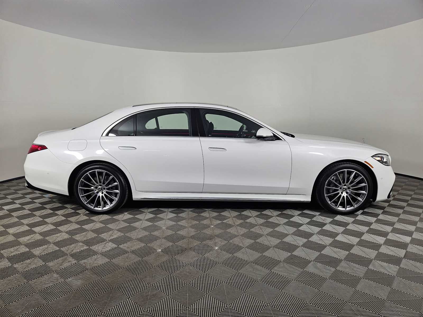 Thumbnail: 2025 Mercedes-Benz B-Class - 6