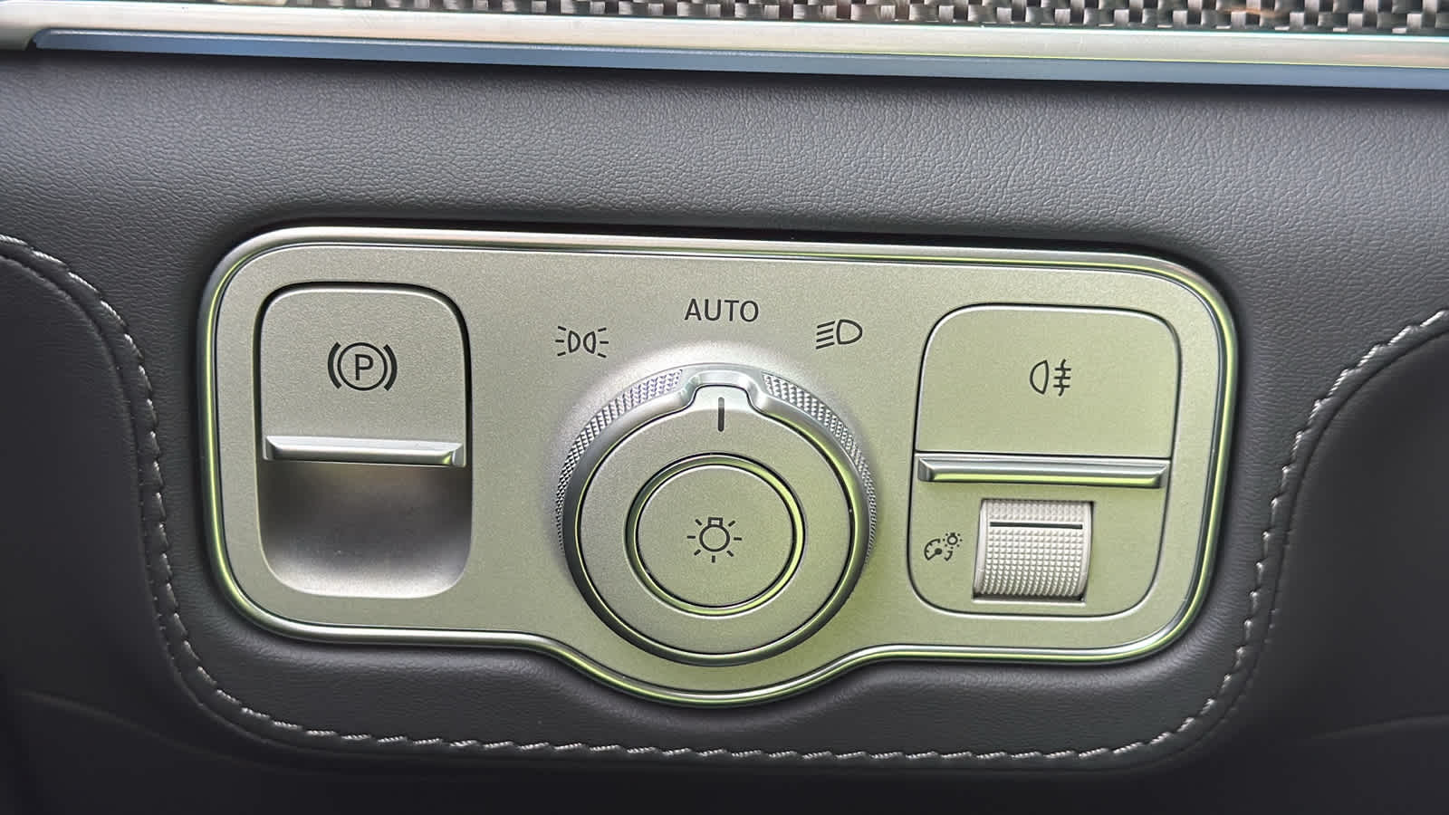 Thumbnail: 2026 Mercedes-Benz GL-Class - 17