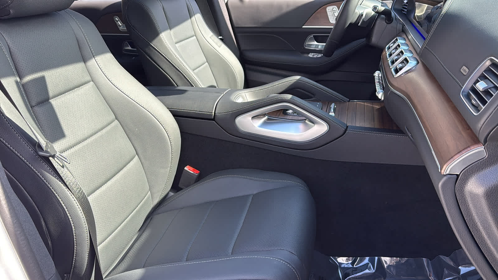 Thumbnail: 2026 Mercedes-Benz GLE - 37