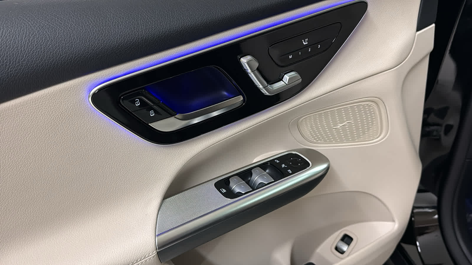 Thumbnail: 2026 Mercedes-Benz GLC - 17