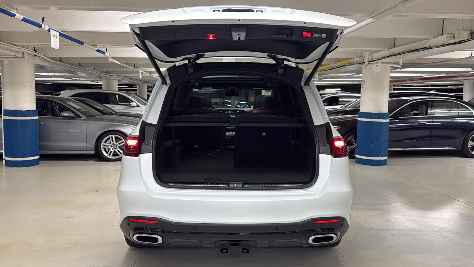 Thumbnail: 2026 Mercedes-Benz GLS - 7