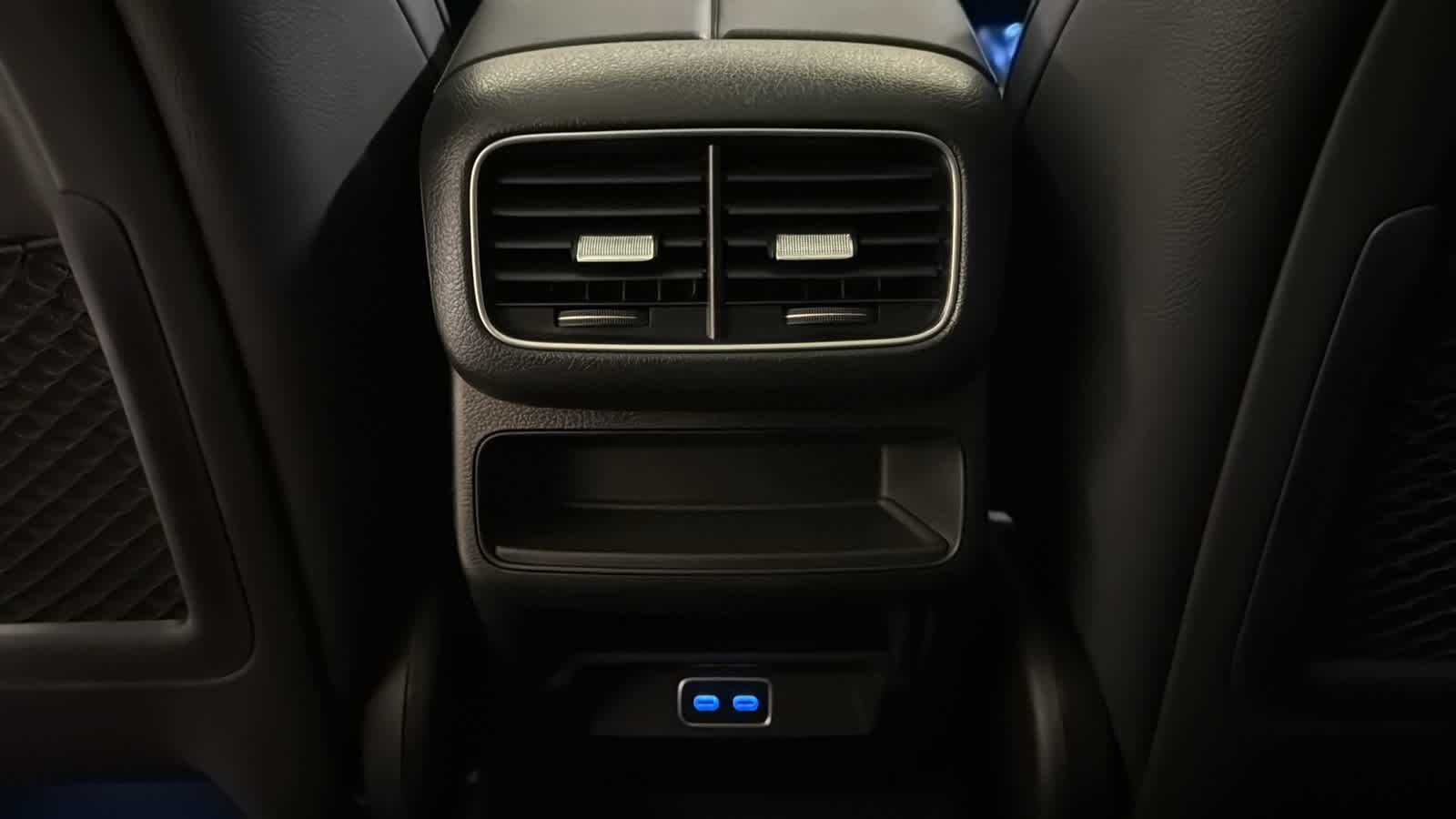 Thumbnail: 2026 Mercedes-Benz GLE - 30