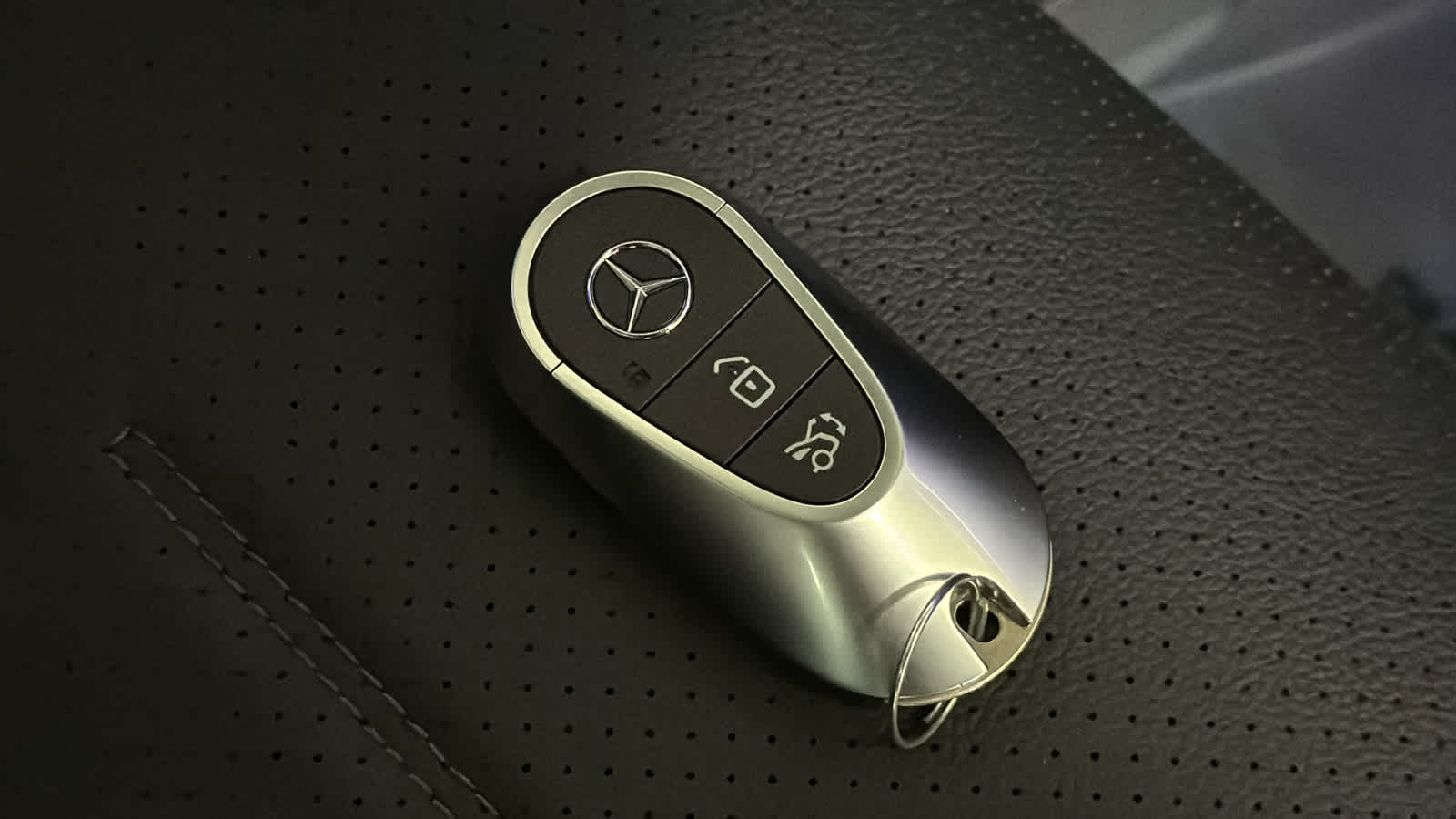 Thumbnail: 2026 Mercedes-Benz GLC - 36