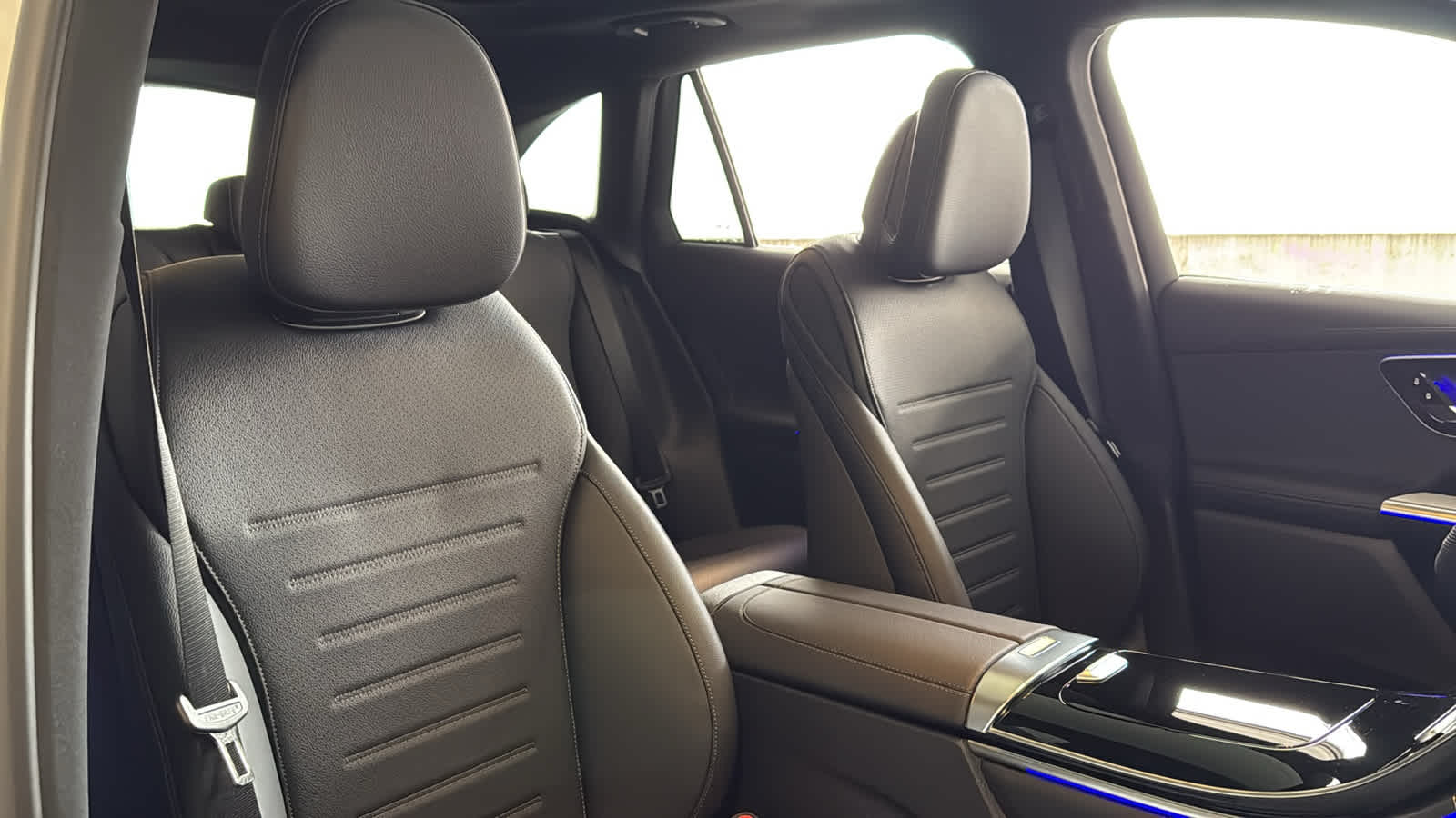 Thumbnail: 2026 Mercedes-Benz GLC - 33