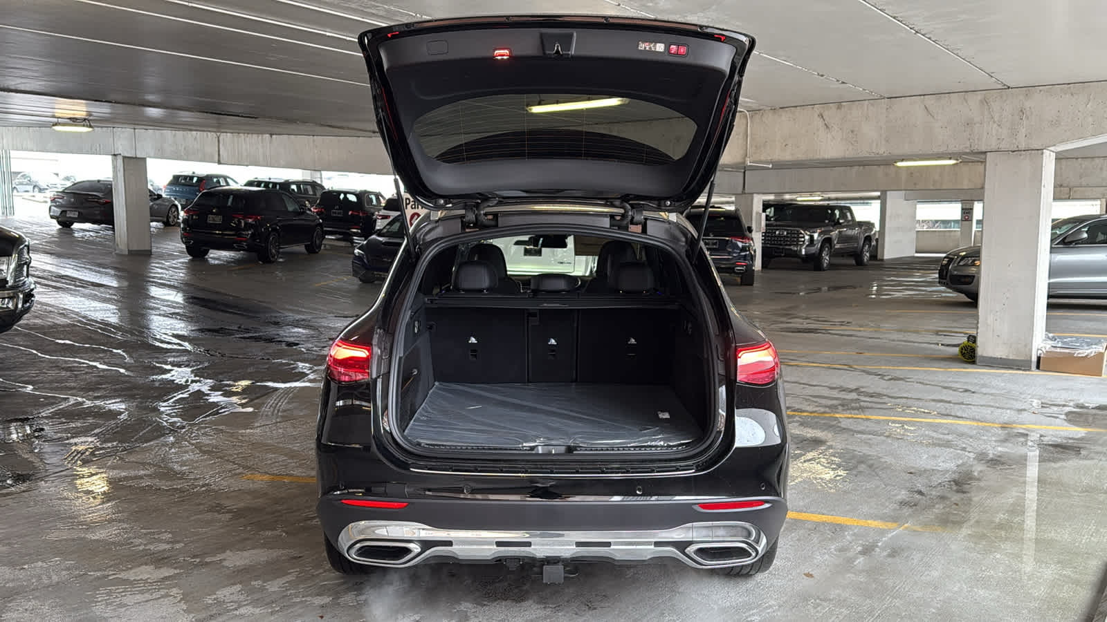 Thumbnail: 2025 Mercedes-Benz GLC - 7