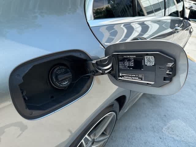 Thumbnail: 2015 Mercedes-Benz C-Class - 40