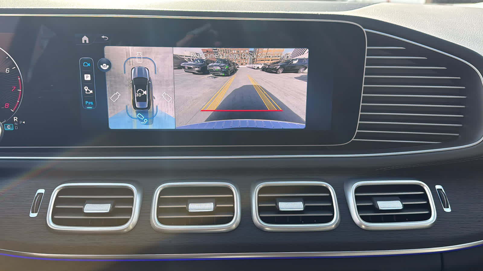 Thumbnail: 2026 Mercedes-Benz GLE - 23