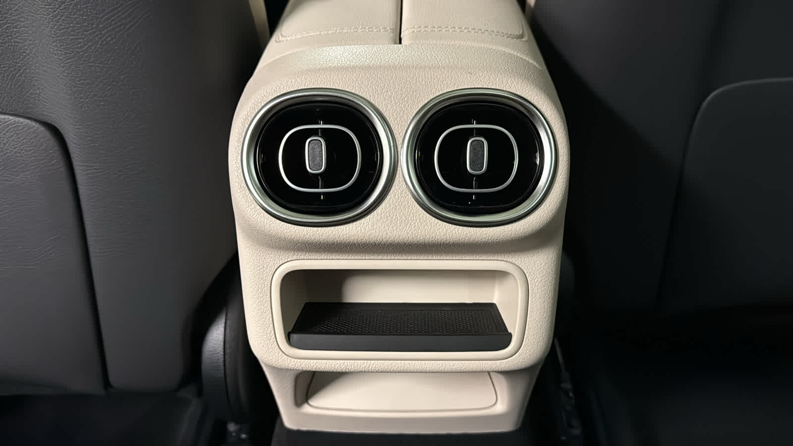 Thumbnail: 2026 Mercedes-Benz GLC - 28