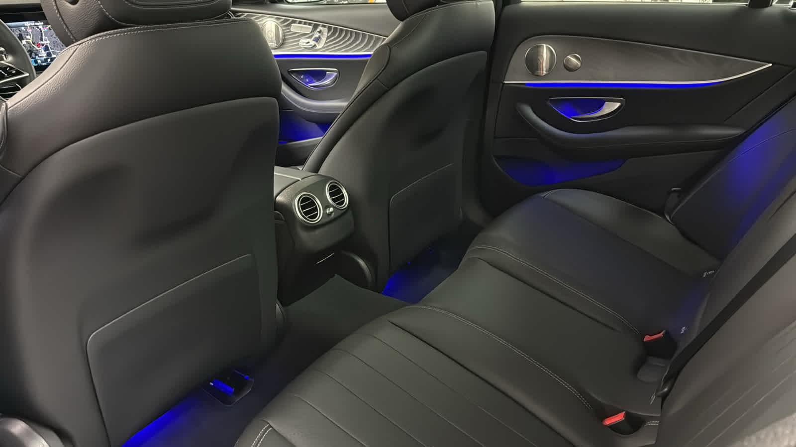 Thumbnail: 2023 Mercedes-Benz E-Class - 29