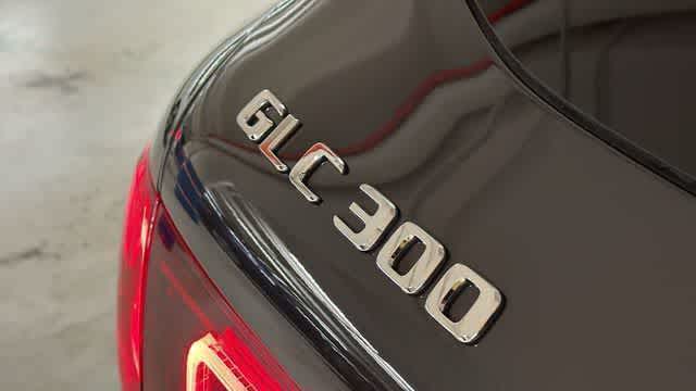 Thumbnail: 2022 Mercedes-Benz GLC - 10