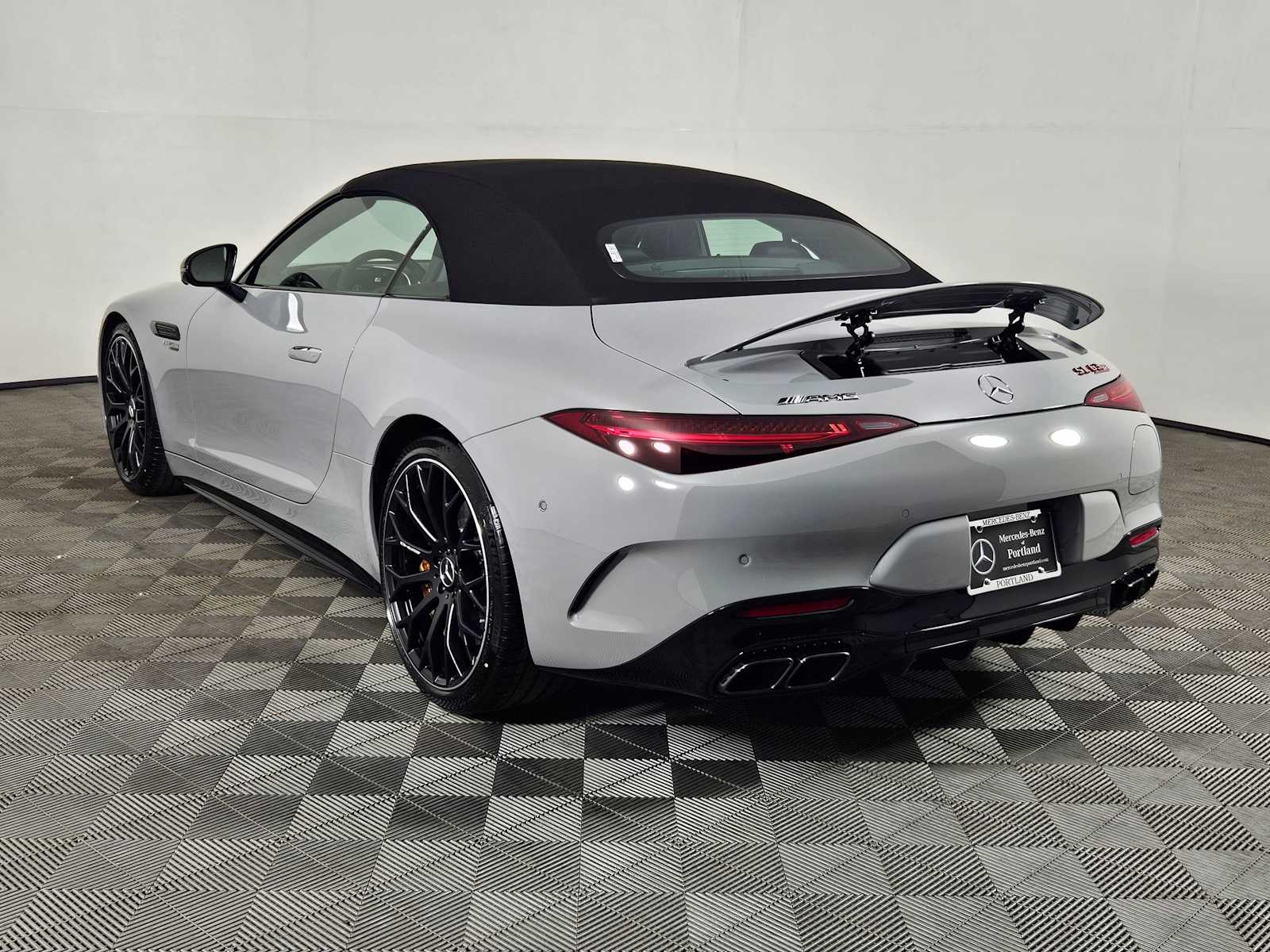 Thumbnail: 2025 Mercedes-Benz SL-Class - 3