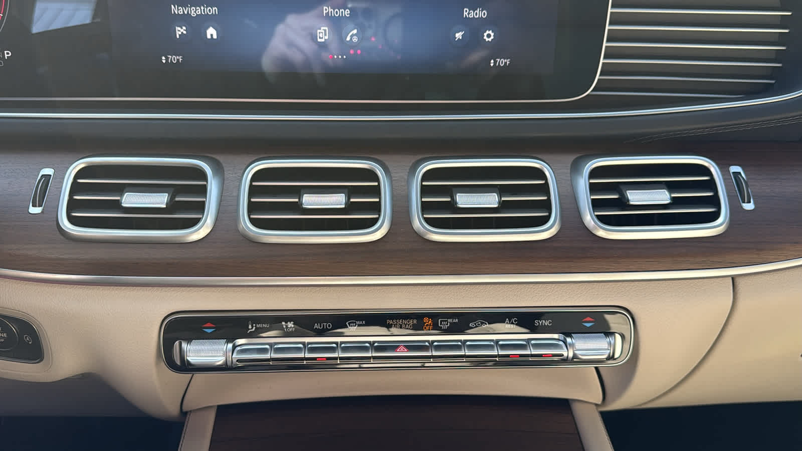 Thumbnail: 2026 Mercedes-Benz GLE - 24