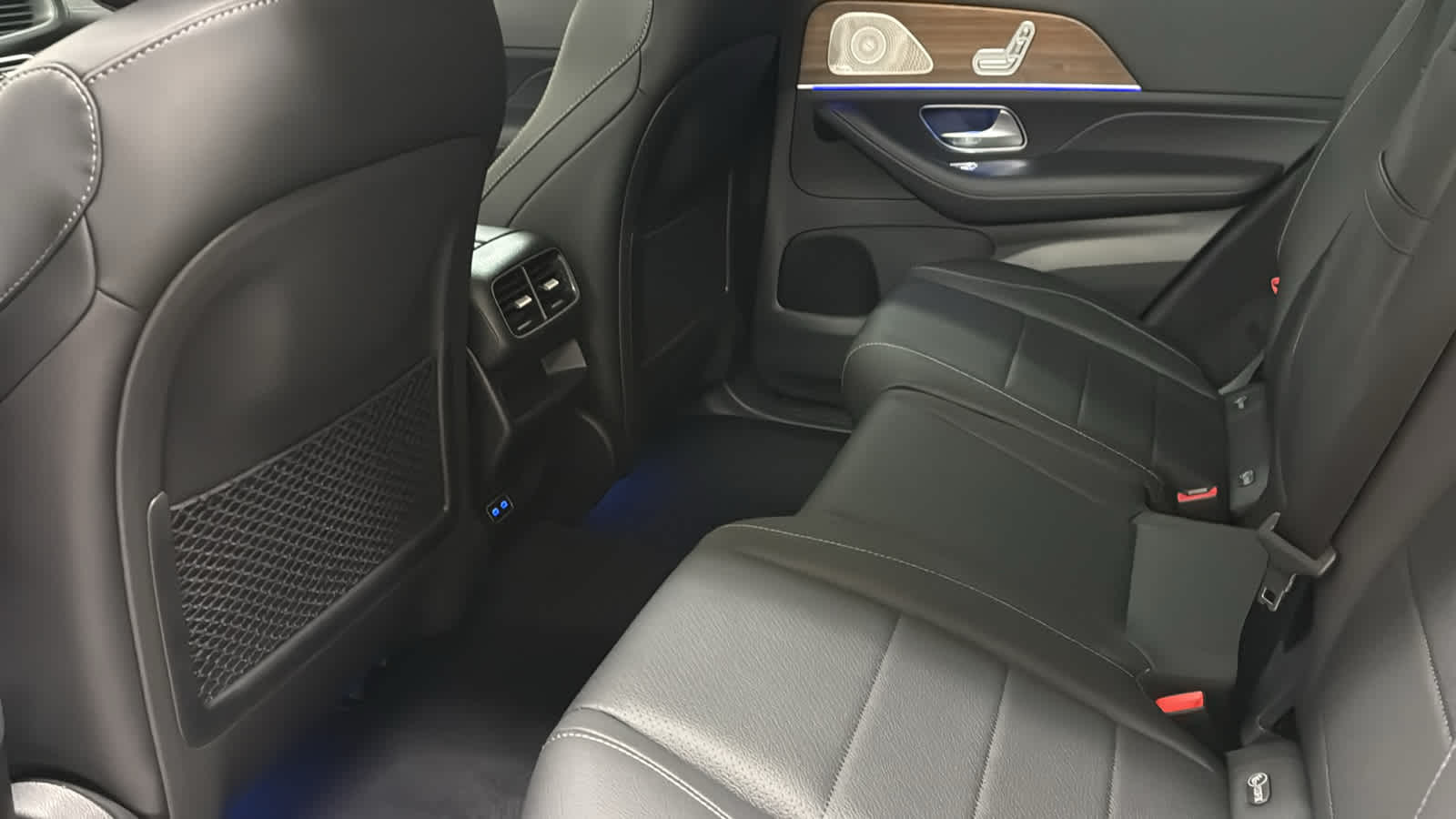 Thumbnail: 2026 Mercedes-Benz GLE - 31