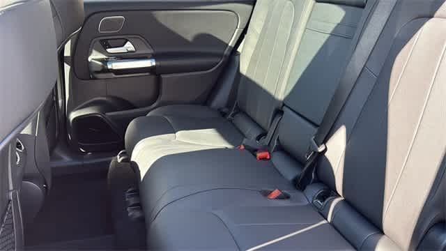 Thumbnail: 2025 Mercedes-Benz GLB - 17