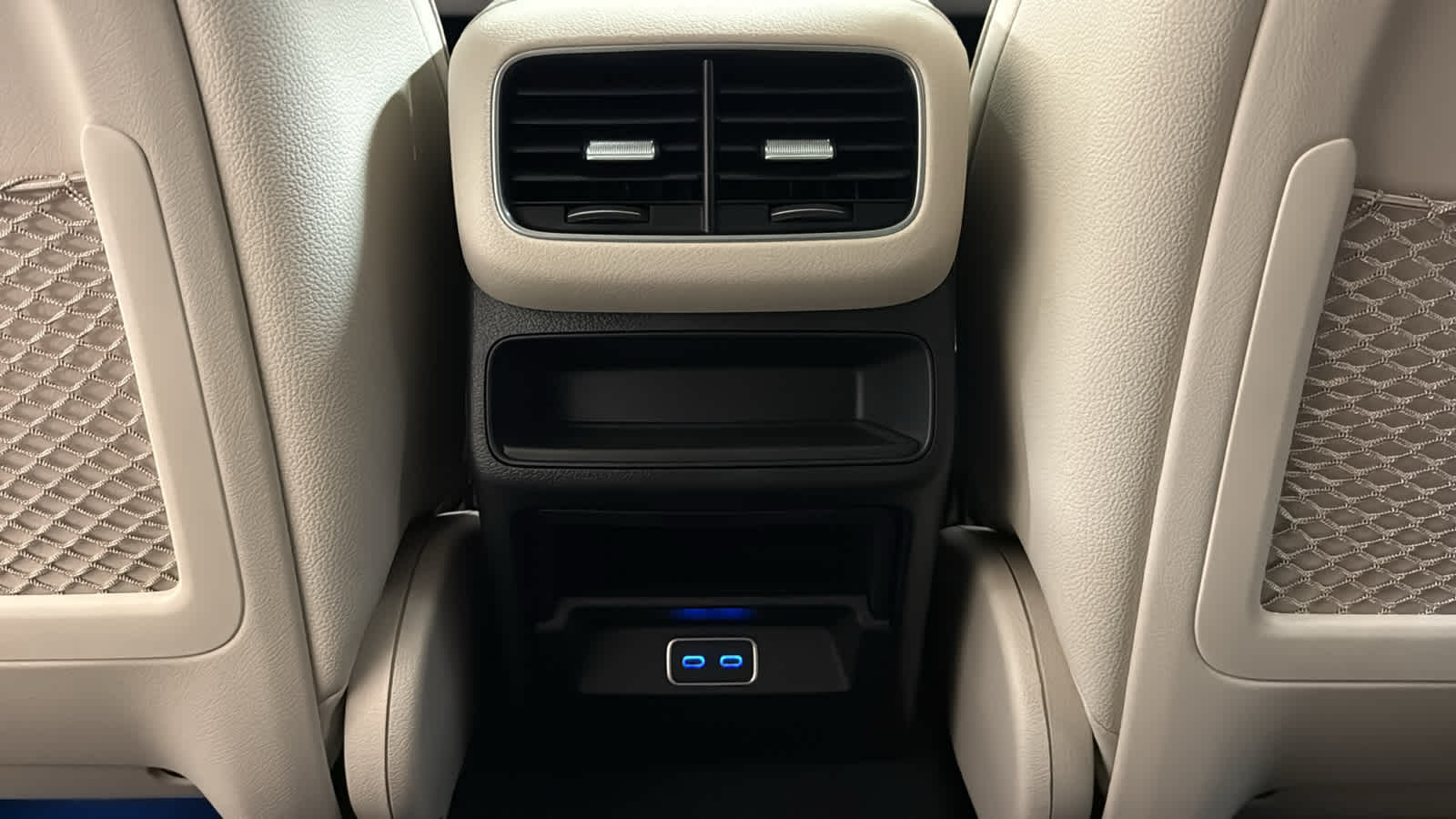 Thumbnail: 2026 Mercedes-Benz GLE - 30