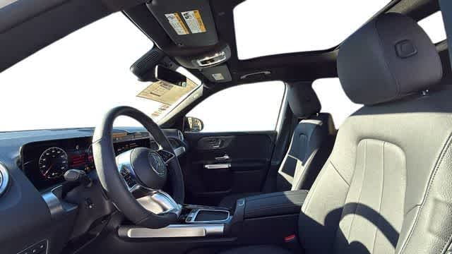Thumbnail: 2026 Mercedes-Benz GLB - 4